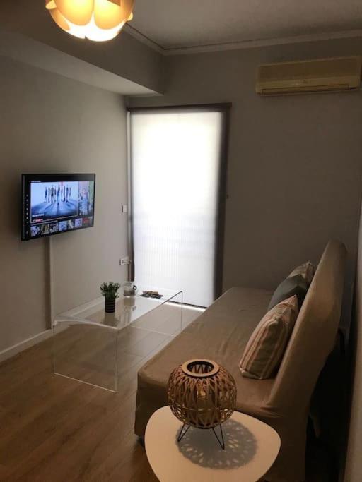 Kyparissia Cozy Flat - 5Mins Walking From Beach Appartement Buitenkant foto